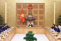 Le Premier ministre Pham Minh Chinh a reçu, le 25 septembre, à Hanoi, Lin Wu, membre du Comité central du Parti communiste chinois, secrétaire du Comité du Parti de la province du Shandong et président du Comité permanent de l’Assemblée populaire provinciale du Shandong, en visite de travail au Vietnam. Photo : VNA