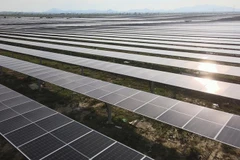 Station solaire photovoltaïque financée par la BAD dans la province de Kampong Chhnang au Cambodge (Photo : BAD)