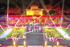 Hanoï organise de nombreux événements et festivals d'automne pour attirer les visiteurs. Sur la photo : Scène du Festival mondial de la culture de Hanoï 2025 au Centre du patrimoine de la citadelle impériale de Thang Long. (Photo : hanoimoi.vn)
