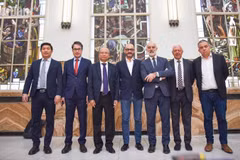 L'ambassadeur du Vietnam en France, Dinh Toan Thang et le président de la Chambre de commerce et d'industrie des Pyrénées-Orientales (CCI) Laurent Gauze. Photo : joural Nhan Dan 