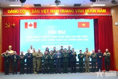 Des délégués lors de la cérémonie d’ouverture du cours de formation des officiers d’état-major des Nations unies 2026 (UNSOC 2026), soutenu par le Canada. Photo : VNA