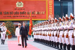 Le Premier ministre, Lê Minh Hung, à la cérémonie marquant le 80e anniversaire de la Journée traditionnelle des forces de police chargées de la gestion administrative de l’ordre social. Photo : VNA 