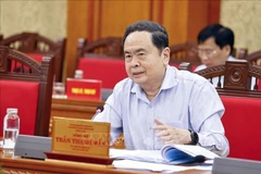 Le président de l’Assemblée nationale Trân Tranh Mân s'exprime lors de la séance de travail, à Hanoi, le 20 août. Photo: VNA