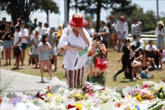 Dépôt de fleurs en hommage aux victimes de la fusillade sur la plage de Bondi, à Sydney (Australie), le 15 décembre 2025. Photo : Xinhua/VNA