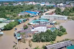 Les pertes économiques initiales provoquées par le typhon Kalmaegi (le 13e frappant le Vietnam en 2025) sont estimées à 7.050 milliards de dôngs, dont 2.050 milliards à Dak Lak et 5.000 milliards à Gia Lai. Photo : VNA
