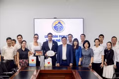 Séance de travail entre la Fédération de pickleball de Da Nang (DPF) et les dirigeants de la Coupe du monde de pickleball, dans le cadre de leur visite au Vietnam. Photo : DPF