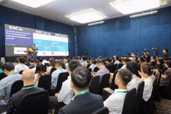 Lors du Sommet de la transformation numérique Vietnam - Asie 2026 (Vietnam - Asia DX Summit 2026). Photo : vneconomy.vn
