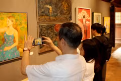 Exposition internationale « Femmes peignant des femmes » à Hanoï