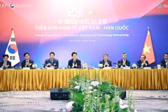 Le Premier ministre Lê Minh Hung et le président Lee Jae Myung ont coprésidé le 23 avril après-midi à Hanoï, une table ronde sur la coopération économique, commerciale et d’investissement entre le Vietnam et la République de Corée. Photo : VNA