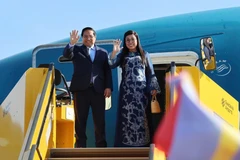 Le Premier ministre Pham Minh Chinh, son épouse et la délégation vietnamienne de haut rang sont rentrés à Hanoï le 14 juin au matin, concluant leur voyage de travail de dix jours en Europe. Photo : VNA