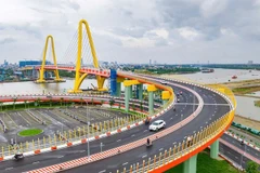 Des projets d’infrastructures clés ont transformé le pays. Photo ; VNA