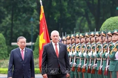 Le secrétaire général Tô Lâm à Cuba (gauche) et Miguel Diaz-Canel Bermudez, Premier secrétaire du Comité central du Parti communiste cubain et président de Cuba. Photo : VNA