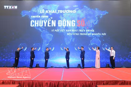 Cérémonie de lancement de la plate-forme d’information « Chuyen dong so », accessible à l’adresse http://chuyendongso.vnanet.vn. Photo: VNA