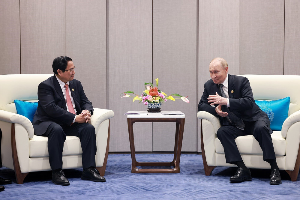 vna-potal-thu-tuong-pham-minh-chinh-gap-tong-thong-nga-vladimir-putin-8249393.jpg