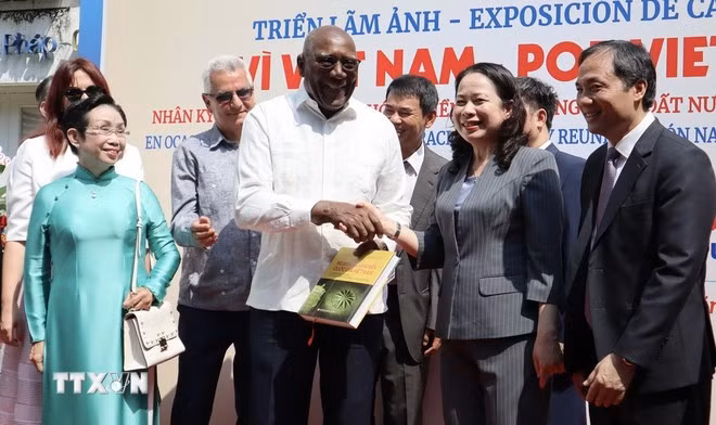 trien-lam-anh-viet-nam-cuba.jpg