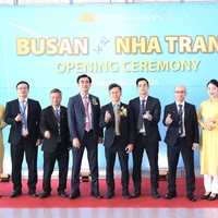 Cérémonie d'inauguration de la ligne aérienne directe entre Busan et Nha Trang. Photo; VNA