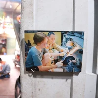 Des ateliers de coutellerie dans le village de Da Sy attirent non seulement des Vietnamiens mais encore de nombreux touristes étrangers – ceux qui s’intéressent à découvrir les métiers d’artisanat. Photo : baovanhoa