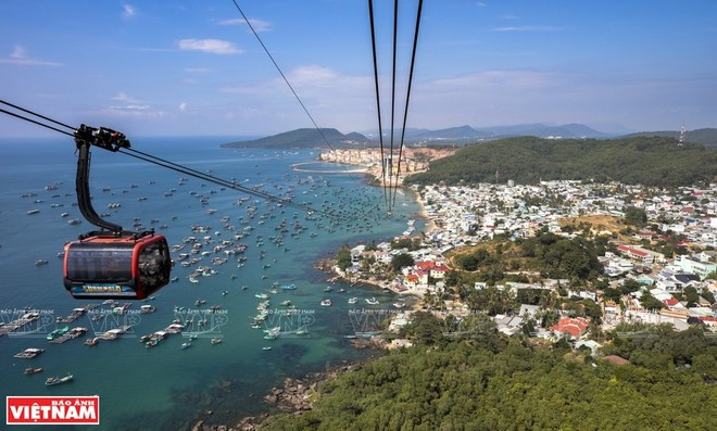 Le téléphérique Hon Thom attire les touristes à Phu Quôc. Photo : VNP hon-thom.jpg