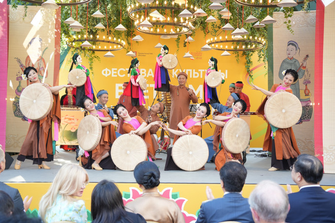 Le Festival culturel du Vietnam à Moscou s'ouvre sur le thème « Le Vietnam – Couleurs des tropiques ». Photo: VNA festival-culturel-du-vietnam-a-moscou.jpg