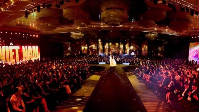 Les créateurs vietnamiens se démarquent à la Fashion Week printemps-été 2026 de Paris. Photo: Supertalent World supertalent-world.jpg