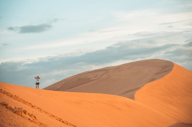 Les dunes à perte de vue, l’une des principales attractions de Mui Né à Binh Thuân (Centre). mui-ne-vna.png