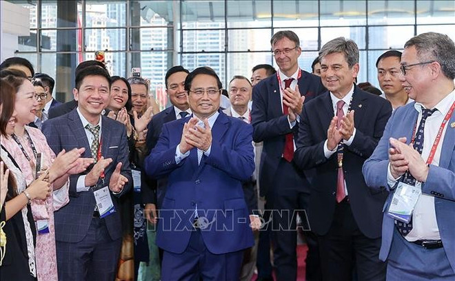 Le Premier ministre Pham Minh Chinh assiste au Congrès mondial 2025 de la Fédération internationale des associations de transitaires et assimilés (FIATA), à Hanoi, le 8 octobre. Photo : VNA pham-minh-chinh-fiata.jpg