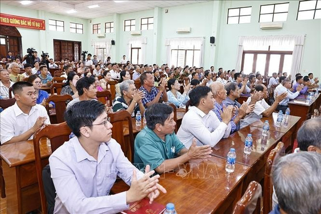 Vue de la rencontre du président de l’Assemblée nationale Trân Thanh Mân avec les électeurs de Cân Tho, le 1er juillet. Photo : VNA electeurs-can-tho.jpg