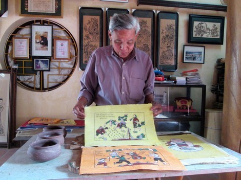 L'artisan Nguyên Dang Chê. Photo: donghofolkpainting.com nguyen-dang-che-donghofolkpainting.jpg