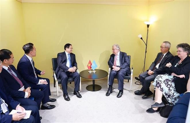 Le Premier ministre Pham Minh Chinh (à gauche) et le secrétaire général des Nations Unies, António Guterres, lors de leur rencontre à Nice, en France, le 9 juin. Photo : VNA pham-minh-chinh-antonio-guterres.jpg