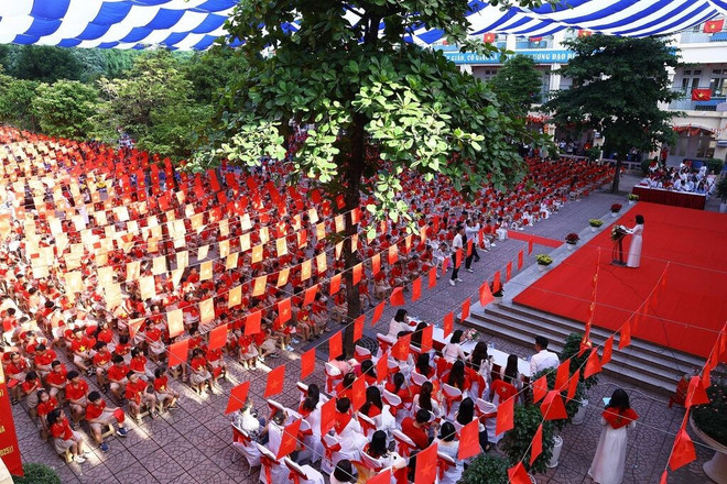 ceremonie-de-rentree-scolaire-a-lecole-primaire-trung-yen.jpg