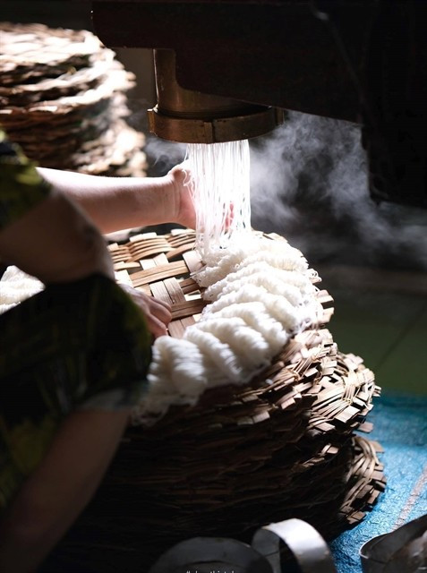 Le processus de fabrication du bánh hỏi. Photo: Phan Thiêt Phô le-processus-de-fabrication-du-banh-hoi.jpg
