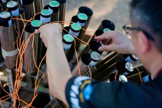 L'équipe chinoise présentera un format inédit et audacieux lors de la dernière soirée, avec dix morceaux de musique et 7.000 feux d'artifice. Photo : VTC jiangxi-yangfeng-art-display.jpg