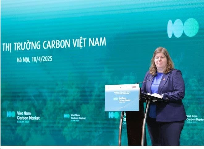 Mme Sibylle Bachmann, cheffe du Bureau de la coopération au développement – Ambassade de Suisse au Vietnam sibylle-bachmann.jpg