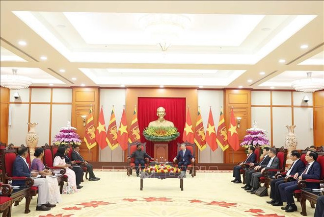 Le secrétaire général du Parti communiste du Vietnam (PCV), Tô Lâm recevant le président sri-lankais Anura Kumara Dissanayaka, à Hanoi, le 4 mai. Photo: VNA to-lam-dissanayaka-vna.jpg