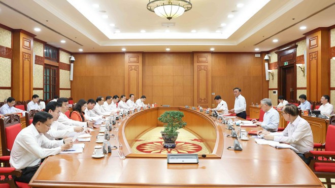 Lors de la réunion entre le groupe de travail du Politburo et le comité permanent du Comité du Parti de la province de Dak Lak. Photo : VNA groupe-de-travail-du-politburo-dak-lak-vna.jpg
