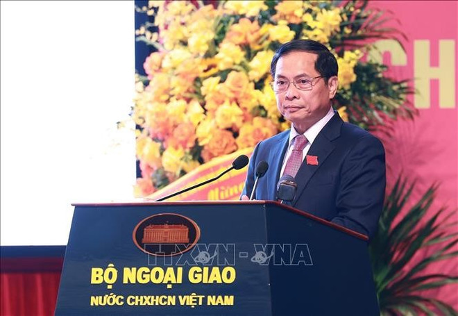 Le vice-Premier ministre et ministre des Affaires étrangères, Bui Thanh Son, prend la parole lors de l’événement. Photo : VNA bui-thanh-son.jpg
