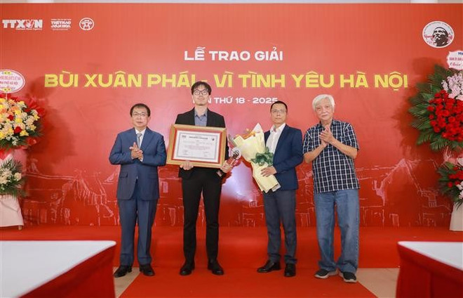 Le Prix Idée récompense le projet de construction de l’Opéra de Hanoi et du parc culturel et artistique à Quang An, Tây Hô. Photo : VNA prix-idee.jpg