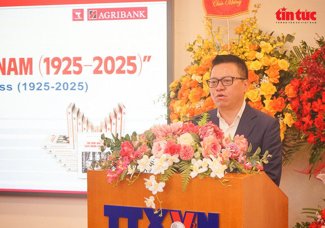 Le membre du Comité central du Parti et rédacteur en chef du journal Nhân Dân, Lê Quôc Minh, s’exprime lors de la cérémonie. Photo : VNA le-quoc-minh.jpg