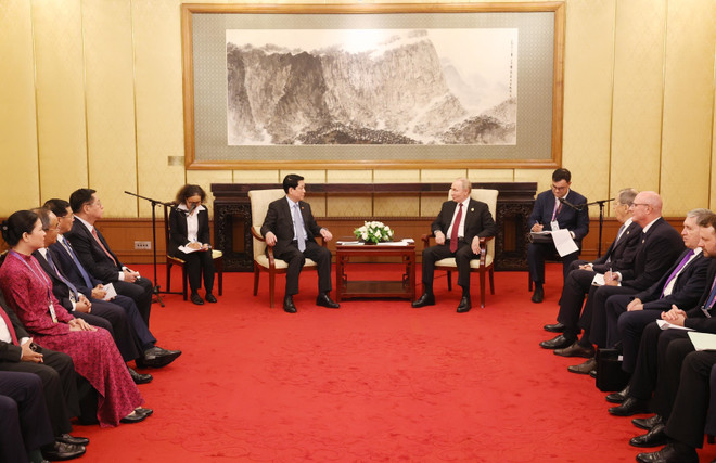 Entrevue entre le président vietnamien Luong Cuong et le président russe Vladimir Poutine, à Pékin, le 3 septembre. Photo : VNA luong-cuong-et-vladimir-poutine-vna.jpg