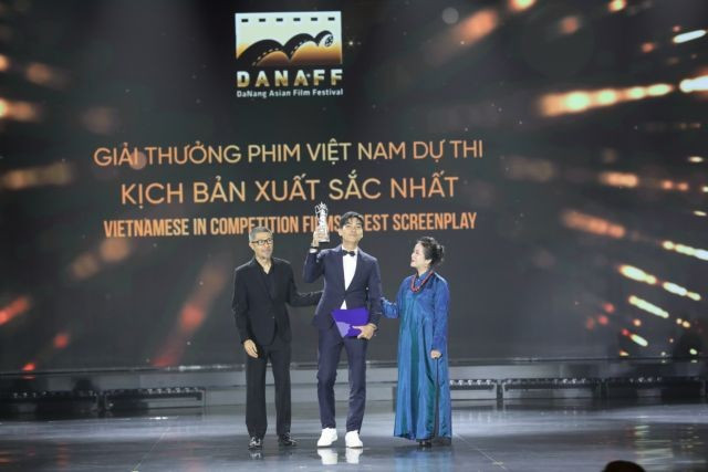 Khuong Ngoc, réalisatriteur de "Chi Dâu" (La vraie sœur), a reçu quatre prix au DANAFF. Photo : Anh Vu/DANAFF khuong-ngoc.jpg