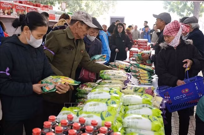 marche-caritatif-hanoi.jpg