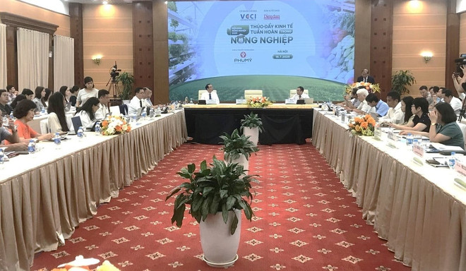 Vue du Forum agricole 2025 sur le thème « Promouvoir l'économie circulaire dans l'agriculture ». Photo : nongnghiepmoitruong.vn forum-agricole-2025.jpg