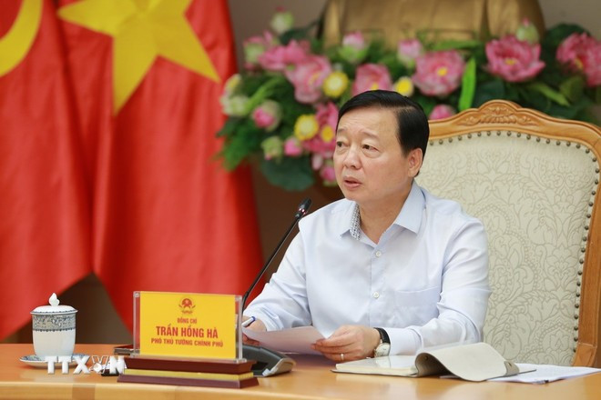 Le vice-Premier ministre Trân Hông Hà, président du Comité national de sécurité de l’aviation civile, lors de la réunion, à Hanoi, le 5 juin. Photo : VNA tran-hong-ha-securite-aerienne-4545.jpg