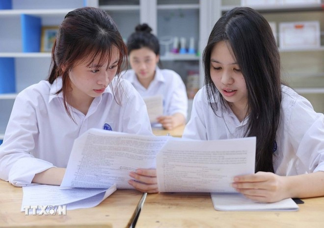 La résolution n°71 souligne l'importance des percées en matiÚre de ressources, de motivations et de nouveaux espaces pour le développement de l'éducation et de la formation. Photo : VNA resolution-71.jpg