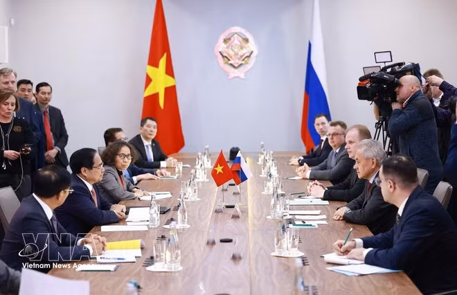 pham-minh-chinh-serguei-choigou-vna.jpg