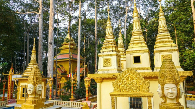 Vinh Long compte aujourd’hui 156 pagodes khmères, dont l’architecture remarquable reflète à la fois la spiritualité et l’héritage religieux des habitants. Photo : laodong pagodes-khmeres.jpg