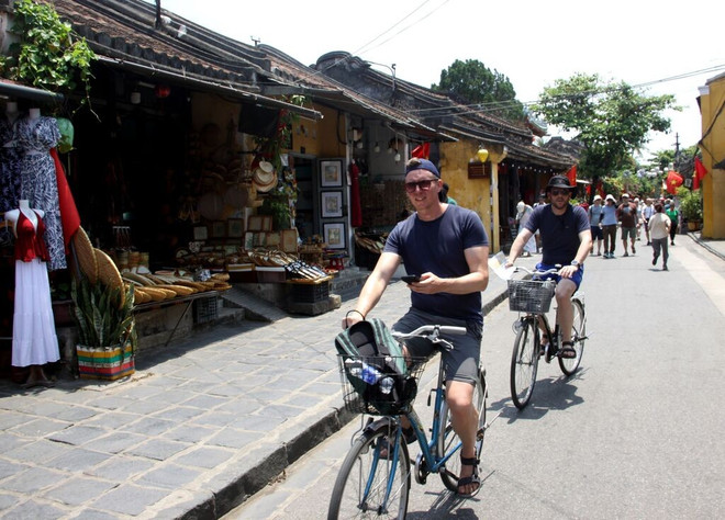 Hôi An, une destination cycliste asiatique idéale pour les cyclistes de tous niveaux. Photo : VNA hoi-an.jpg