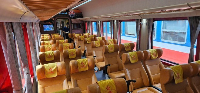 Outre la voiture VIP, le train propose également des voitures standard de 64 places. Photo : VietnamPlus voitures-standard.jpg