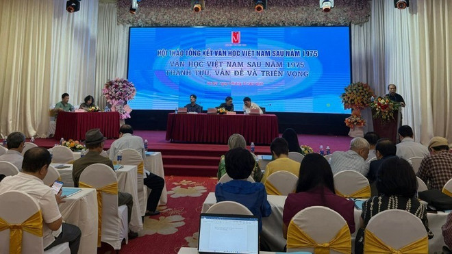 Vue d’ensemble du symposium consacré à la littérature vietnamienne d’après 1975. symposium.jpg
