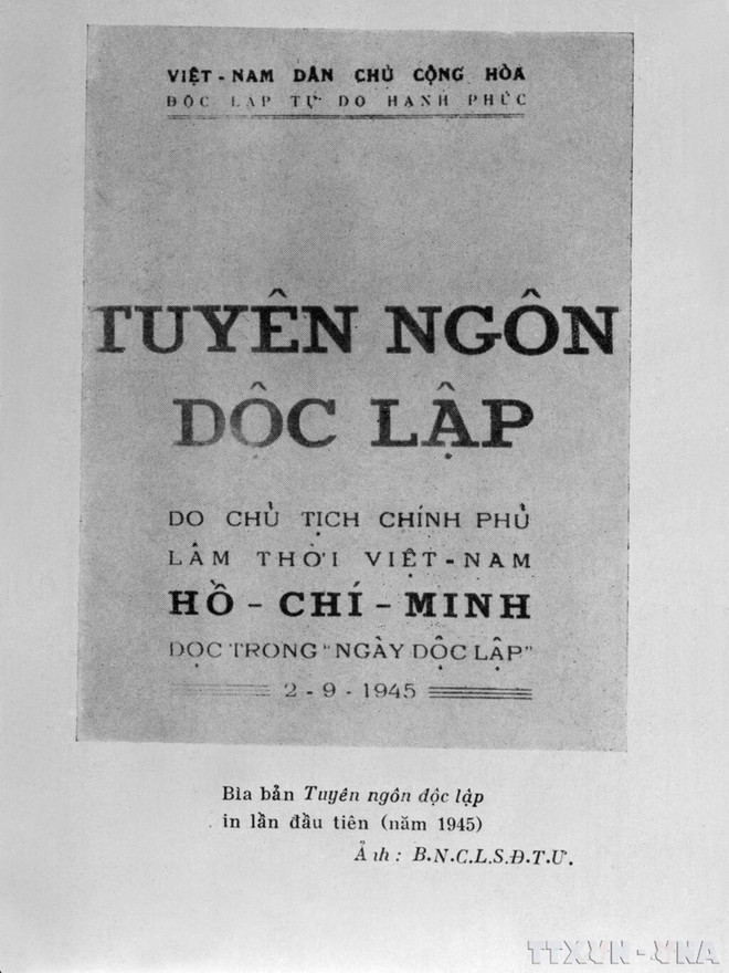 La Déclaration d'indépendance, donnant naissance à la République démocratique du Vietnam et marquant la victoire finale de la Révolution d'Août. Photo d'archives : VNA declaration-dindependance.jpg